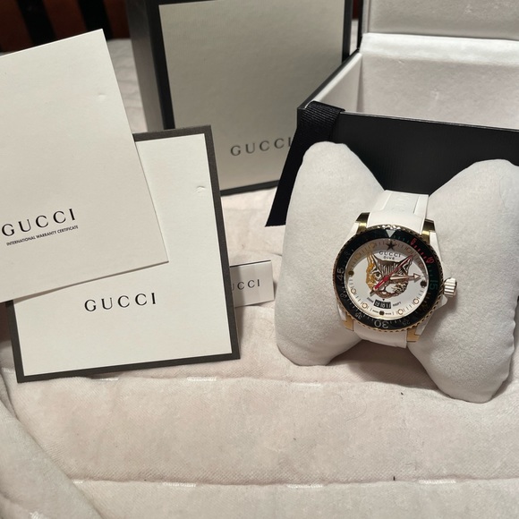 Gucci Dive Watch - Picture 2 of 10
